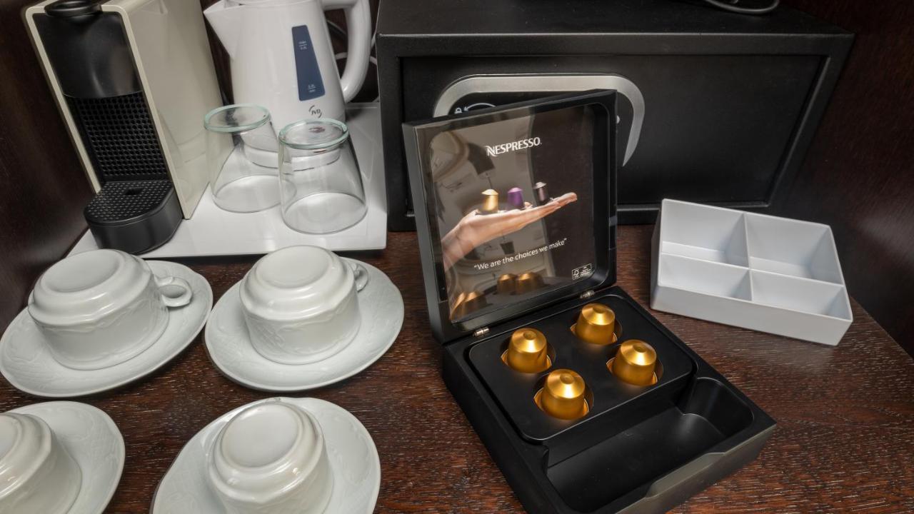 Brettania Hotel Янина Экстерьер фото