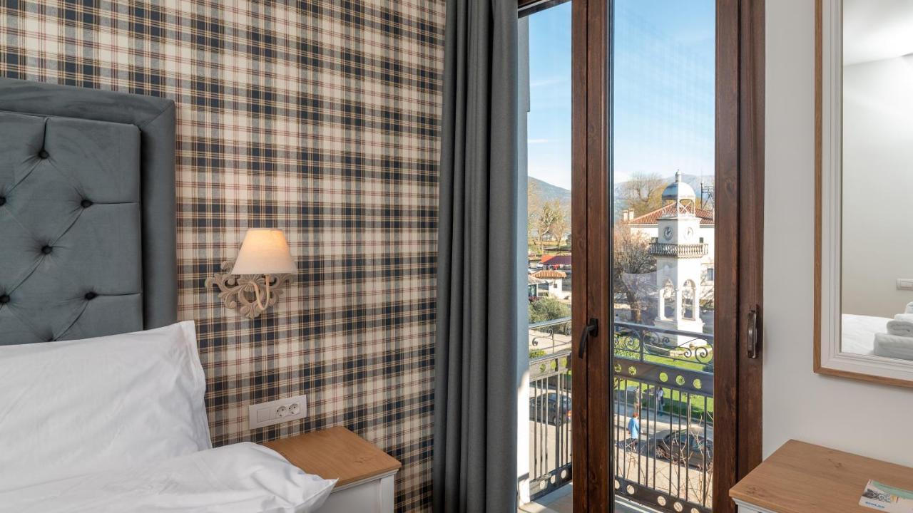 Brettania Hotel Янина Экстерьер фото