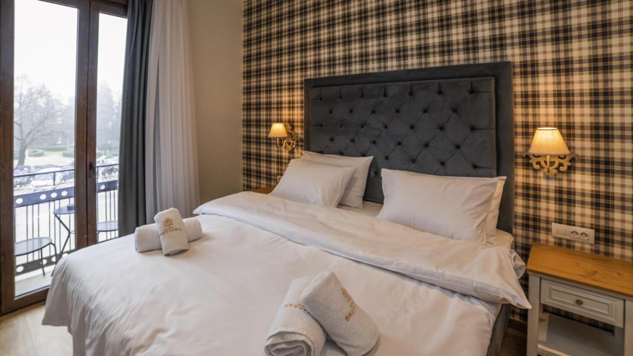 Brettania Hotel Янина Экстерьер фото