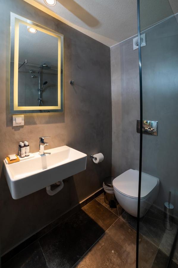 Brettania Hotel Янина Экстерьер фото